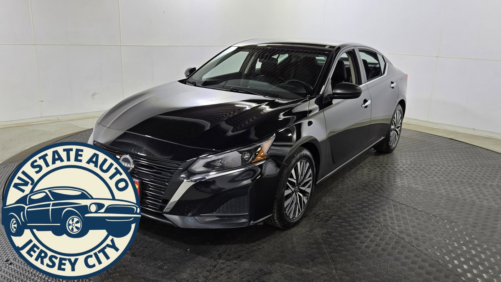 Used 2024 Nissan Altima 2.5 SV image 3