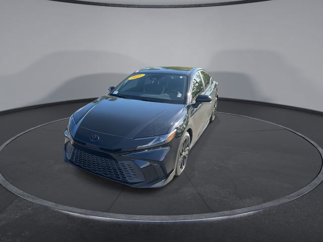 Used 2025 Toyota Camry SE w/ Convenience Package image 5