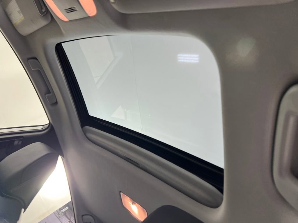 Used 2022 Toyota Prius XLE w/ Premium Convenience Package image 24