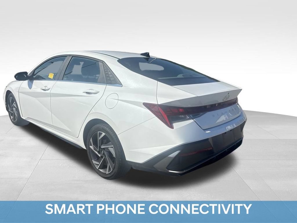 Used 2025 Hyundai Elantra SEL FWD image 8