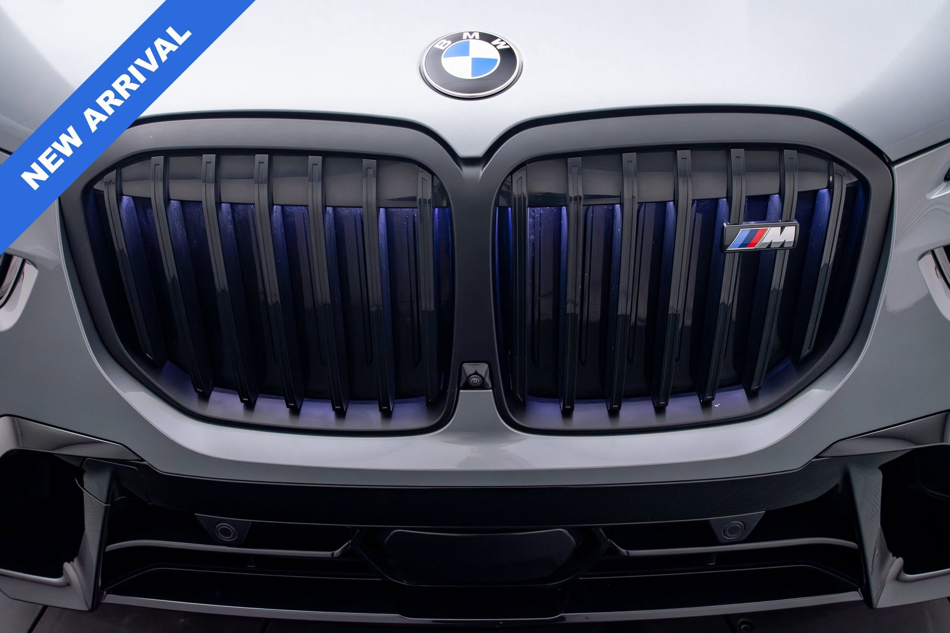 Used 2025 BMW X7 M60i w/ Executive Package image 35