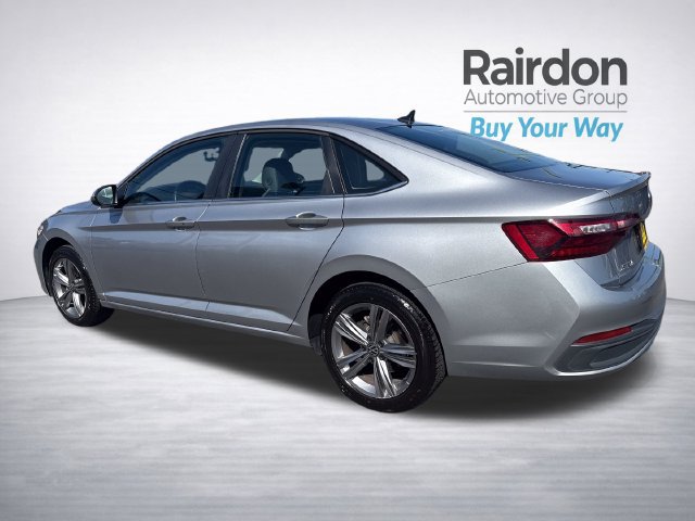 Used 2024 Volkswagen Jetta SE FWD image 5
