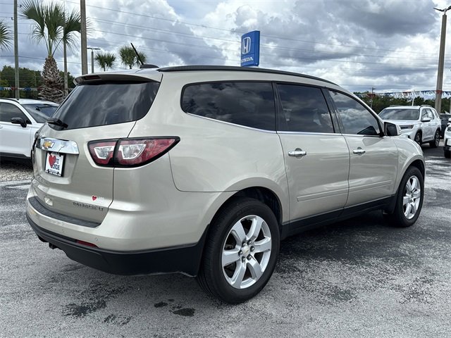 Used 2016 Chevrolet Traverse LT w/ Style and Technology Package image 5