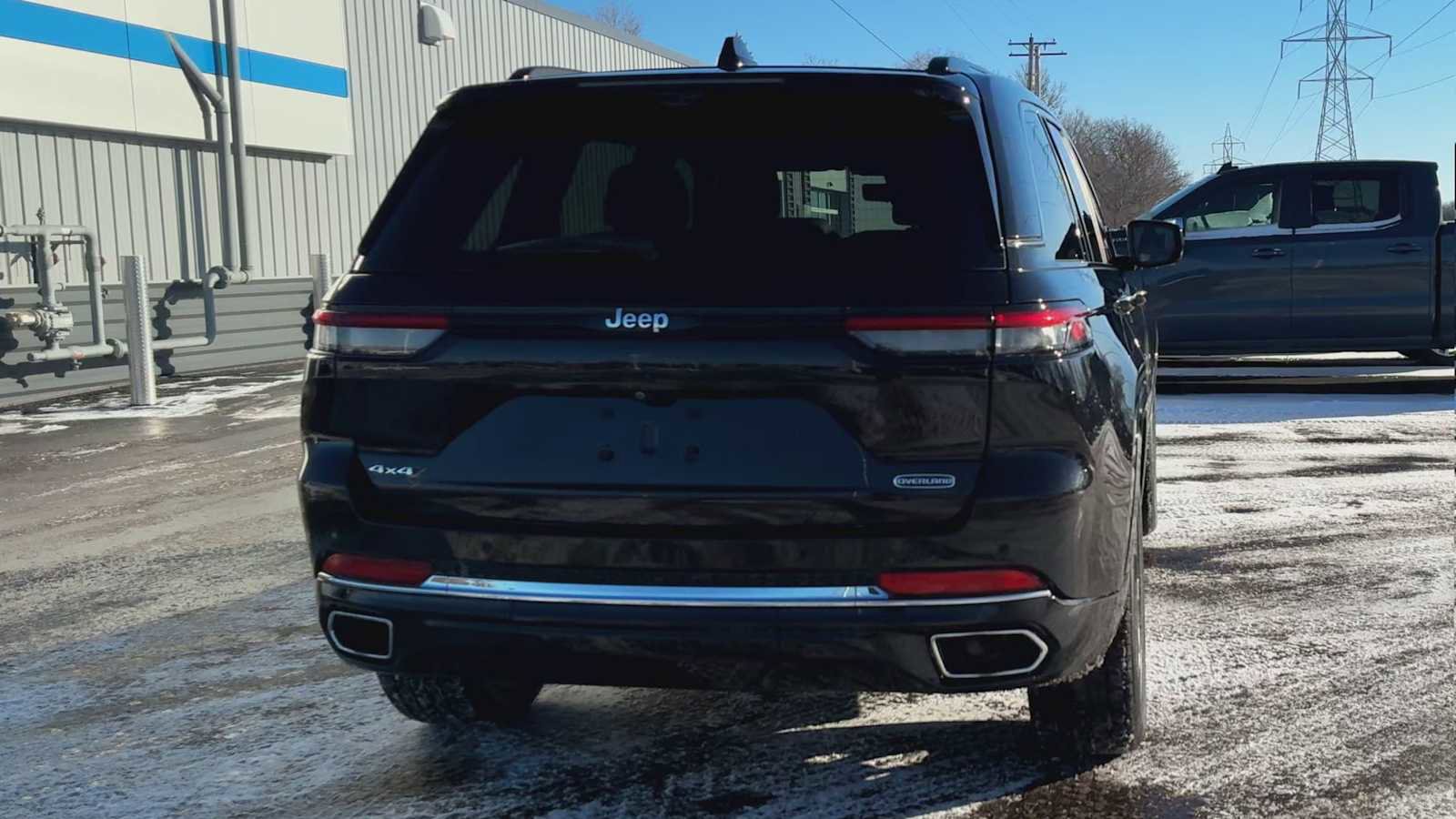 Used 2023 Jeep Grand Cherokee Overland w/ Advanced Protech Group III image 3