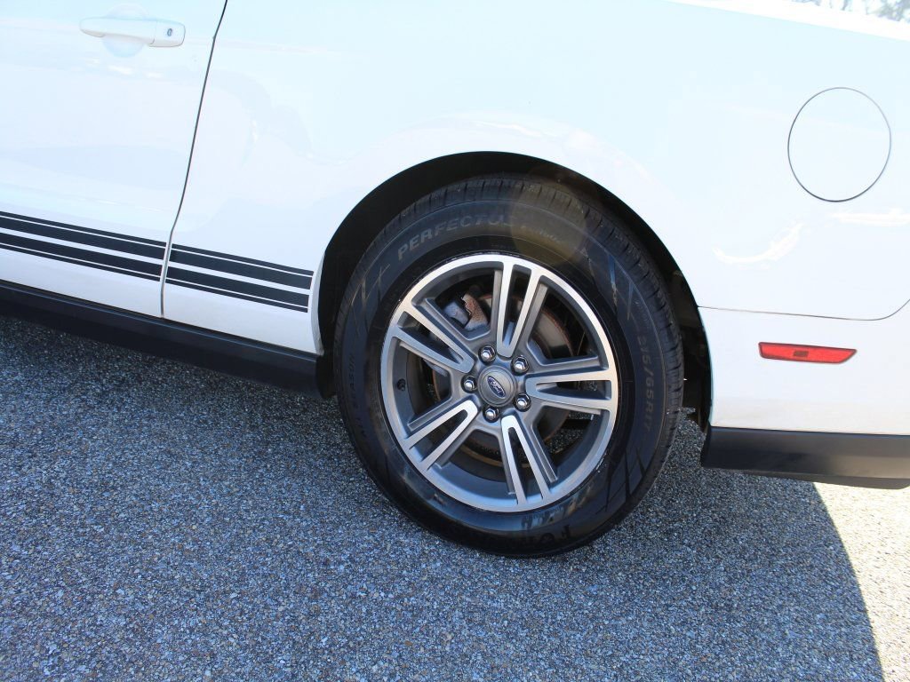 Used 2012 Ford Mustang Premium image 20