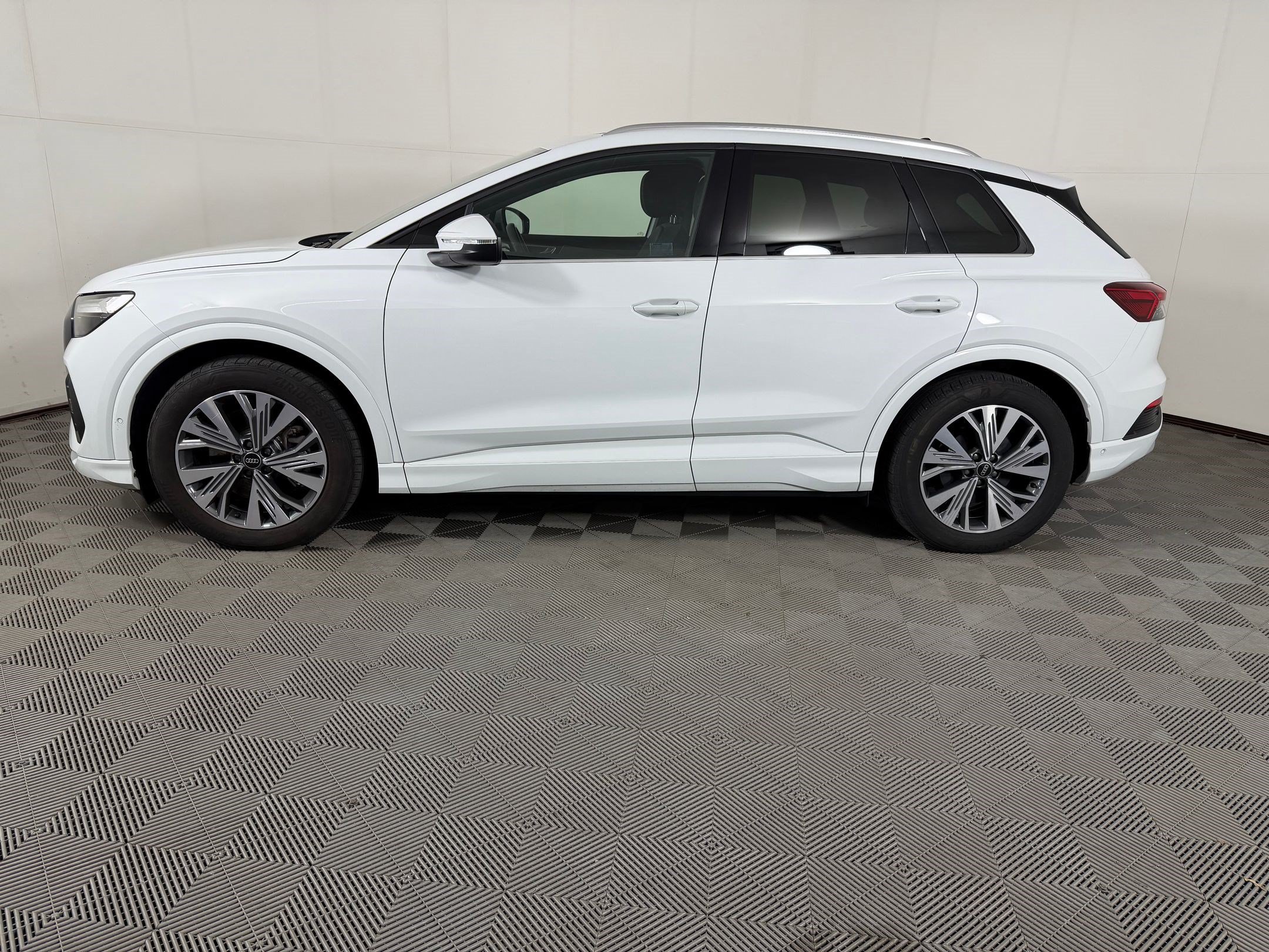 Certified 2023 Audi Q4 e-tron Premium w/ Premium Plus RWD image 2