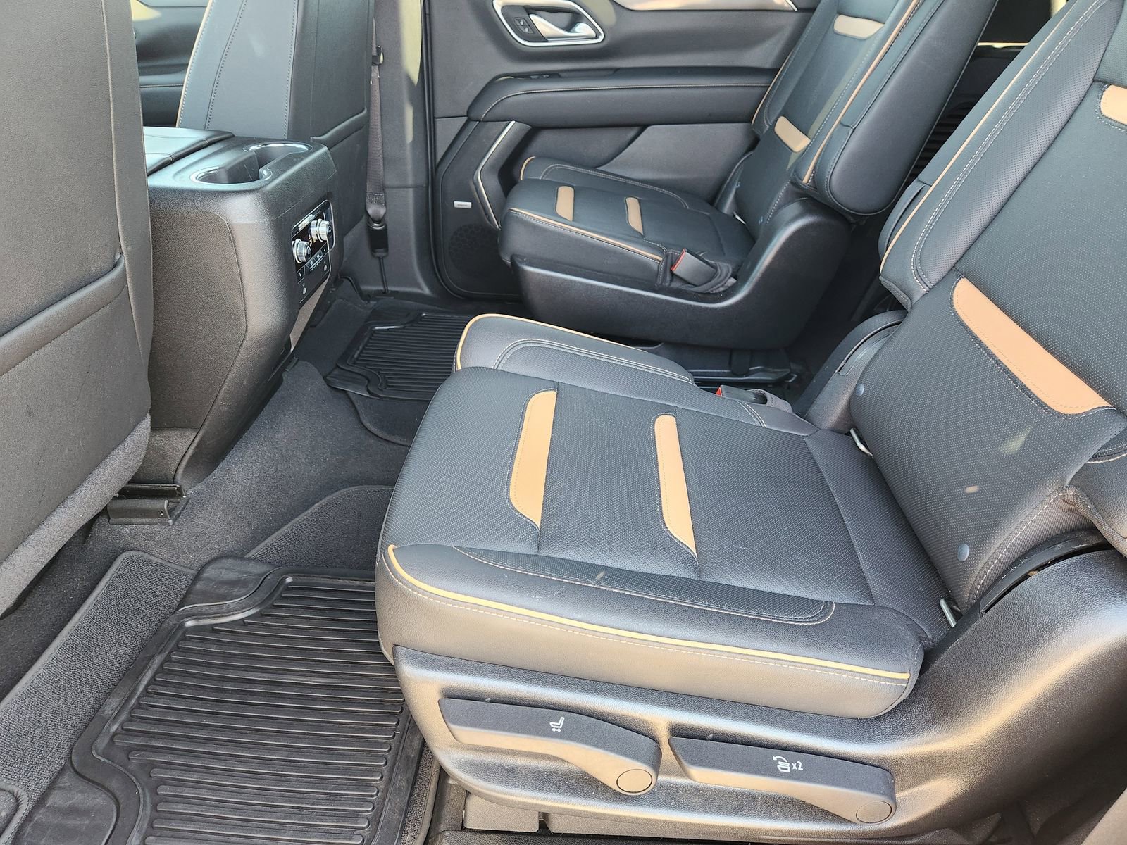 Used 2022 GMC Yukon AT4 image 34