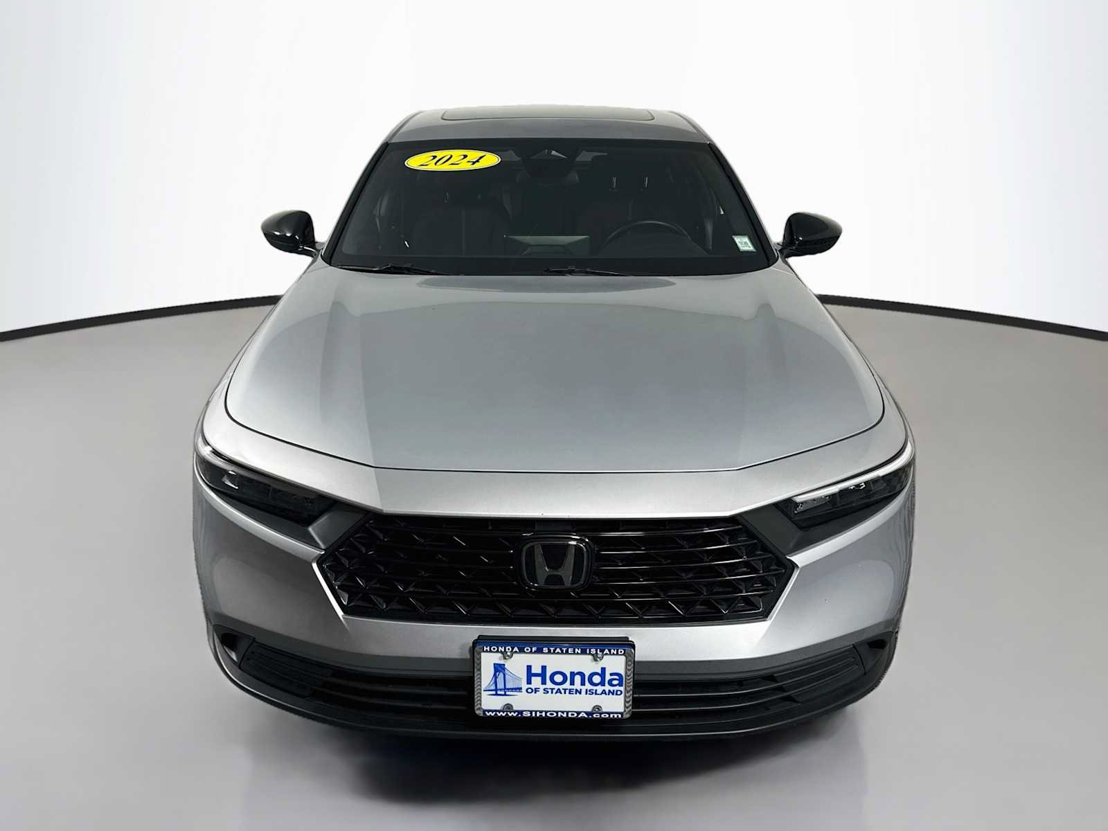 Used 2024 Honda Accord Sport image 2