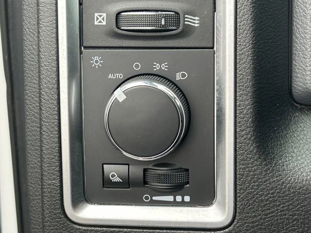 Used 2019 RAM 1500 Classic SLT AWD/4WD image 25