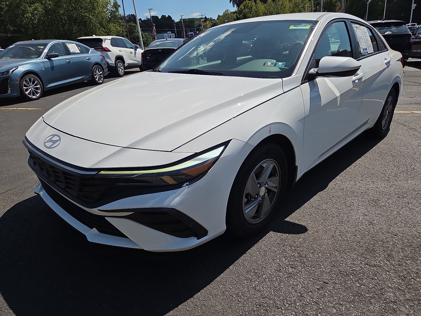 Used 2024 Hyundai Elantra SE FWD image 7