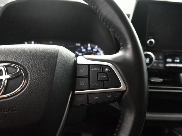 Used 2024 Toyota Highlander LE image 18