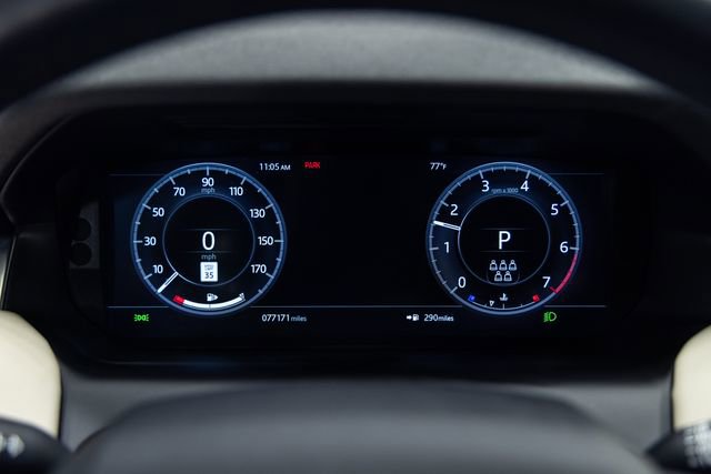 Used 2020 Land Rover Discovery Sport SE image 2