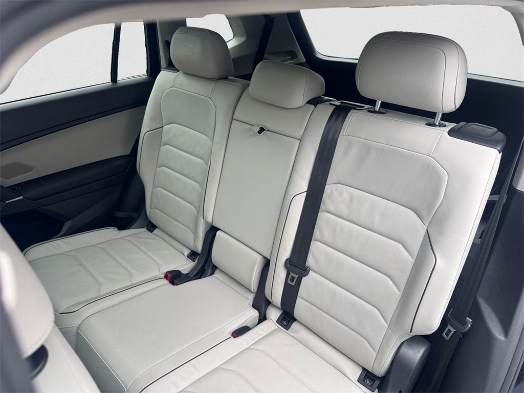 Used 2018 Volkswagen Tiguan SEL Premium image 13