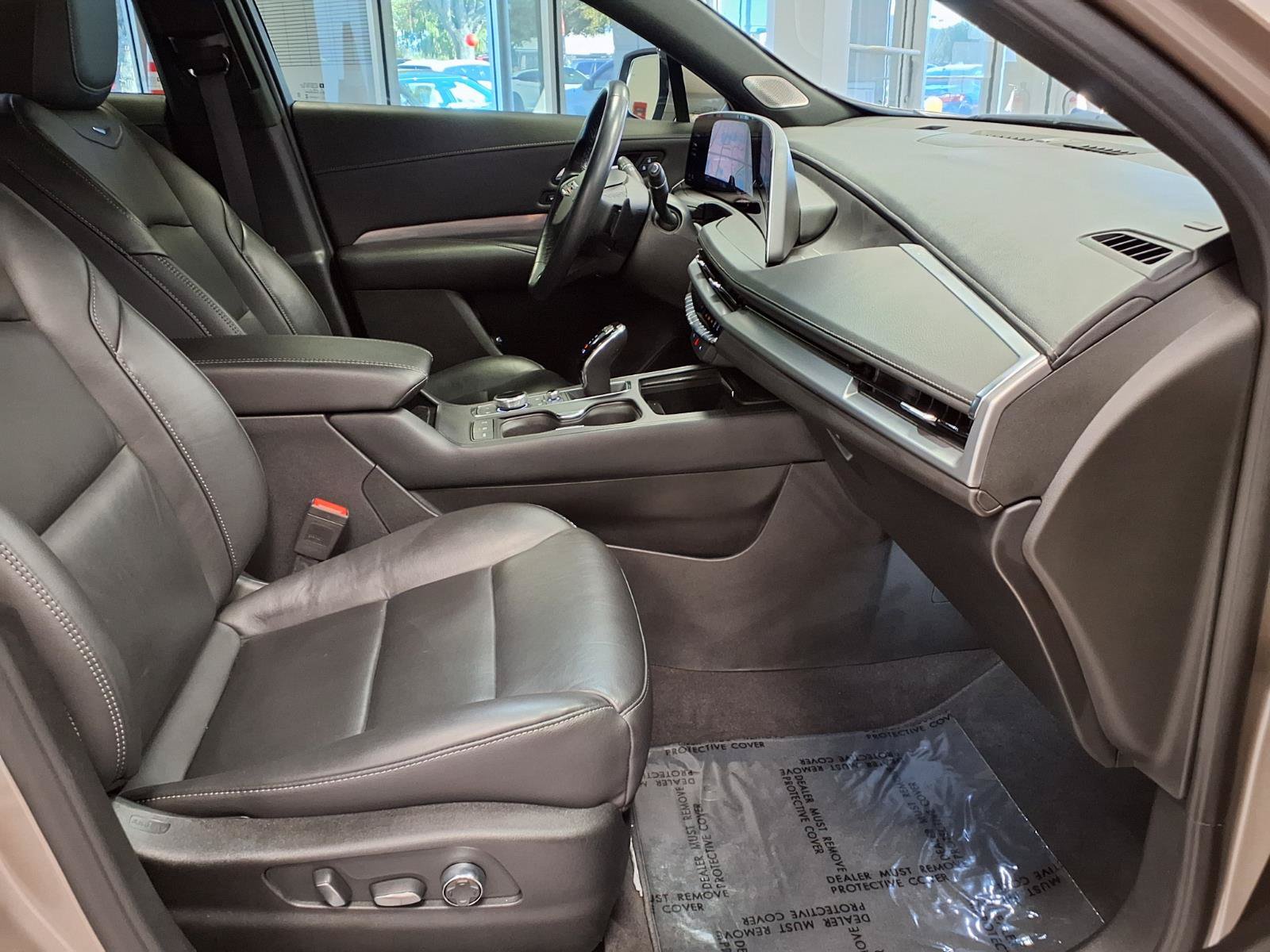 Used 2025 Cadillac XT4 Premium Luxury FWD image 10