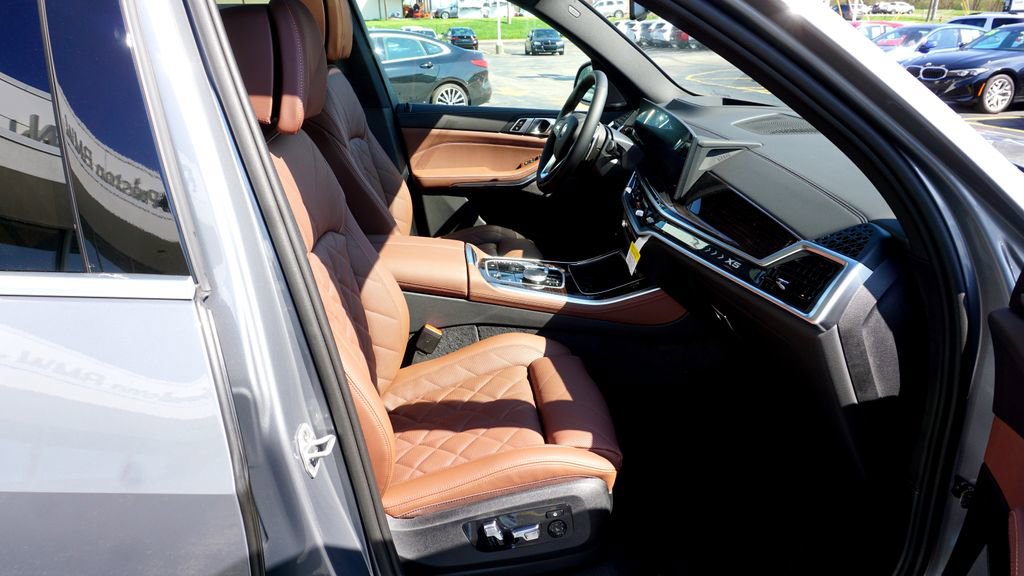 New 2026 BMW X5 xDrive50e image 12