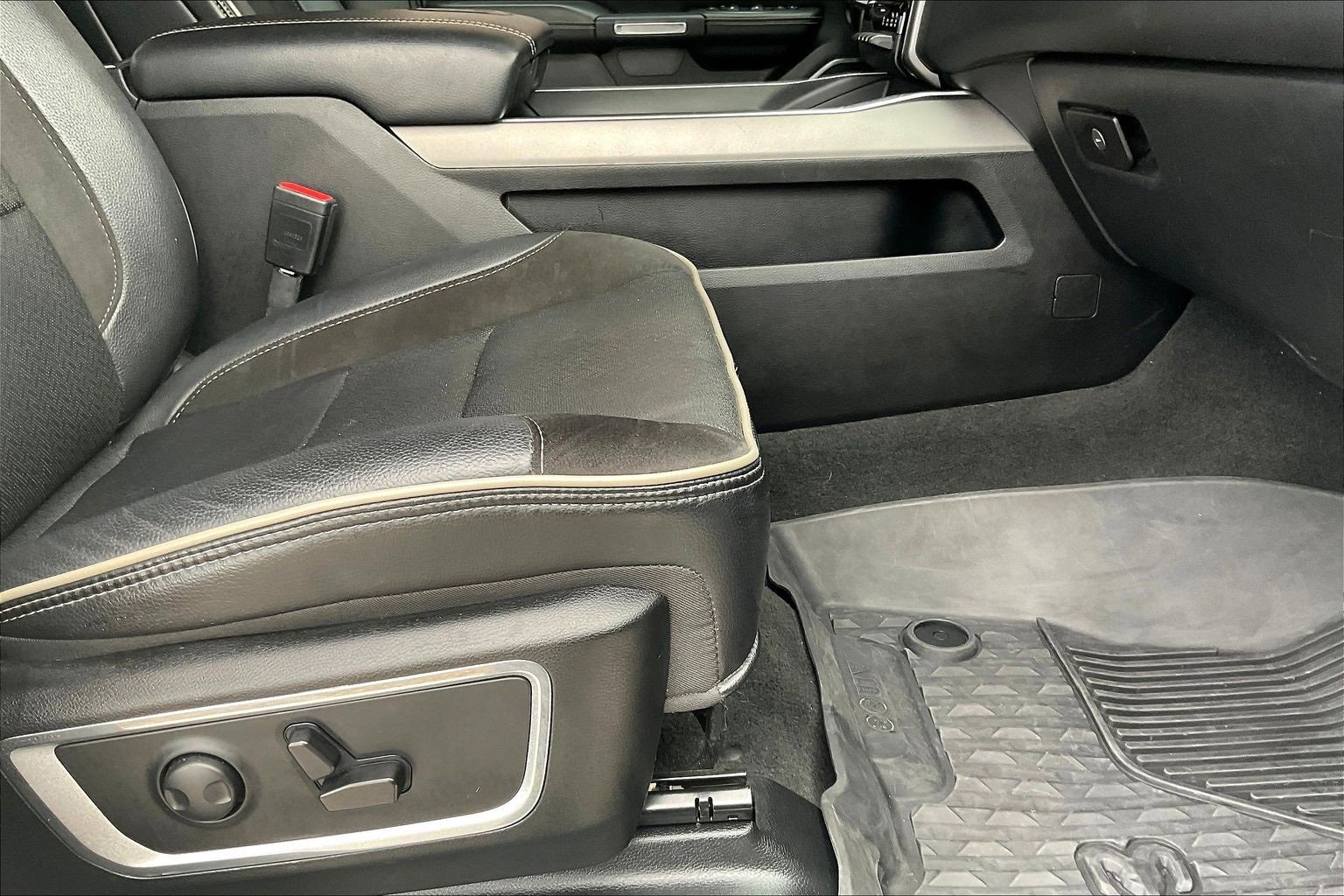 Used 2023 RAM 1500 Laramie image 21