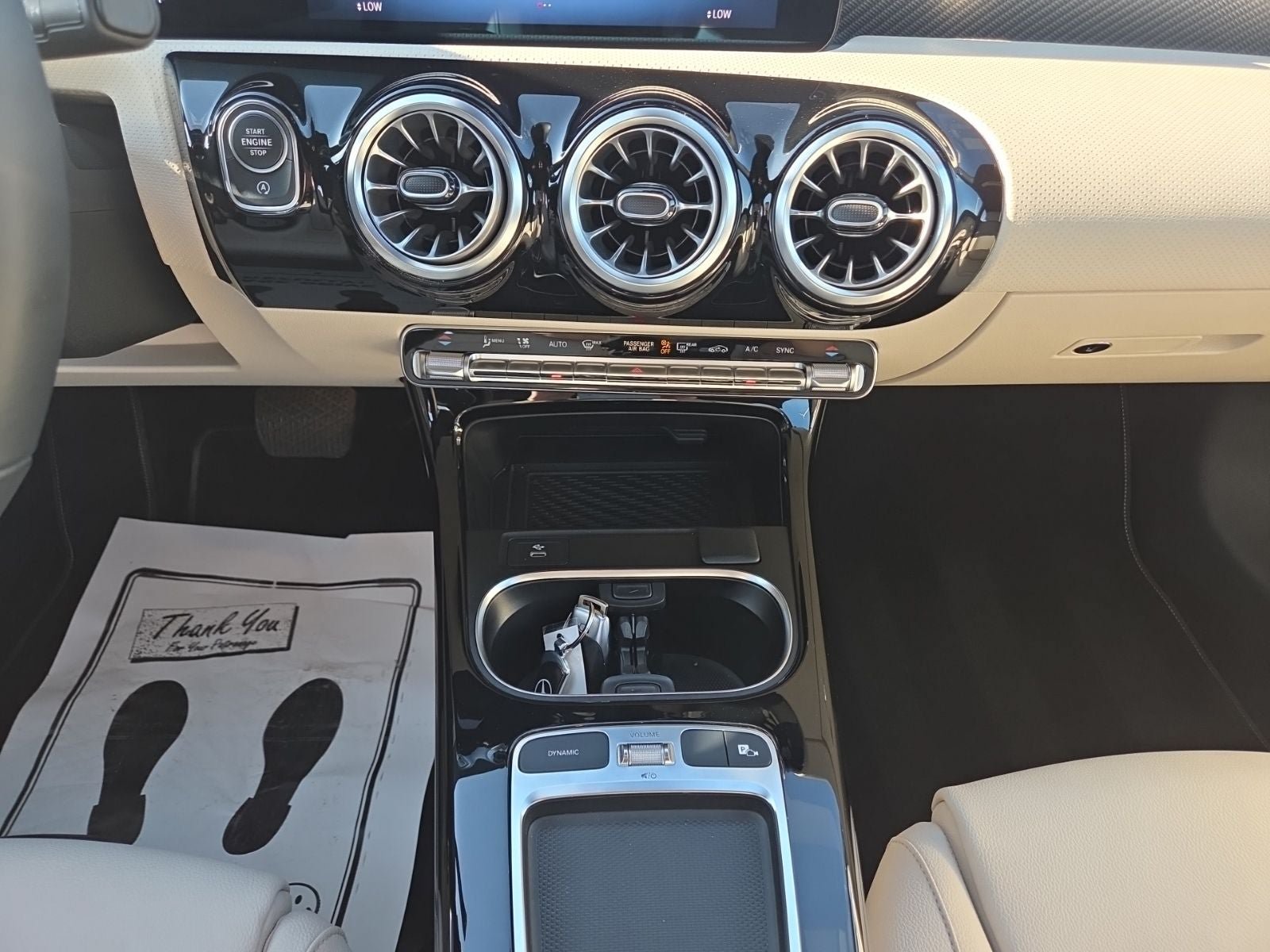 Used 2025 Mercedes-Benz CLA 250 4MATIC image 23