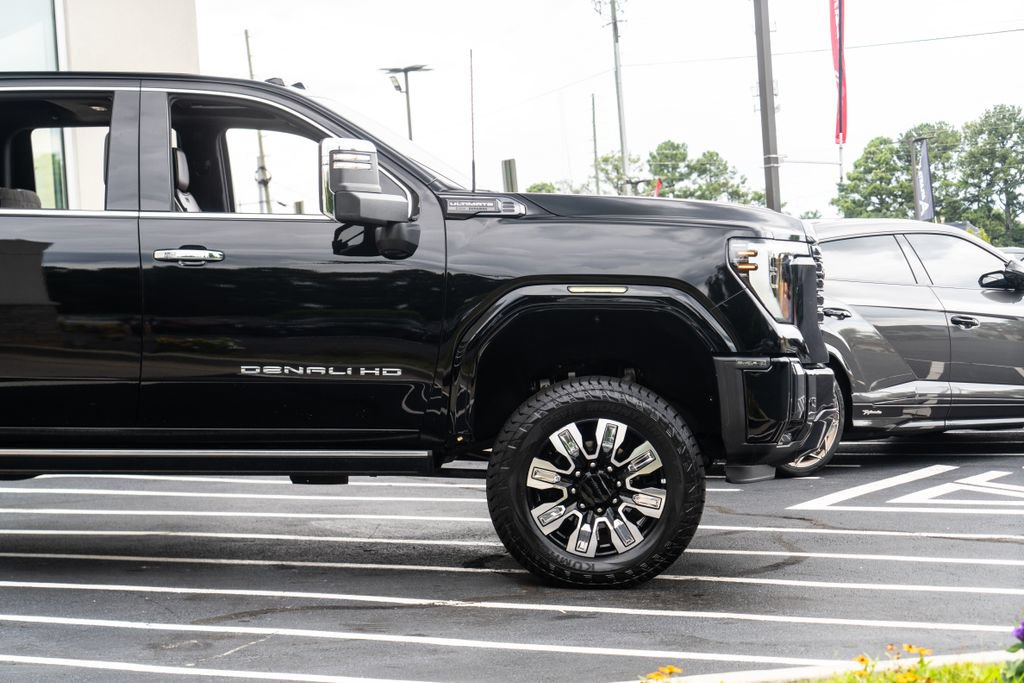 Used 2024 GMC Sierra 3500 Denali Ultimate AWD/4WD image 9