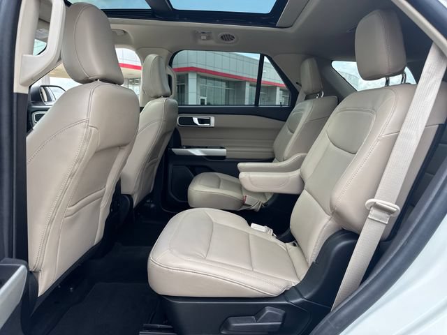Used 2022 Ford Explorer XLT w/ Equipment Group 202A RWD image 14