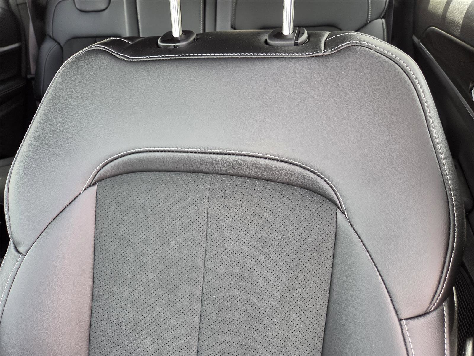 New 2026 Jeep Grand Cherokee L 2WD image 20