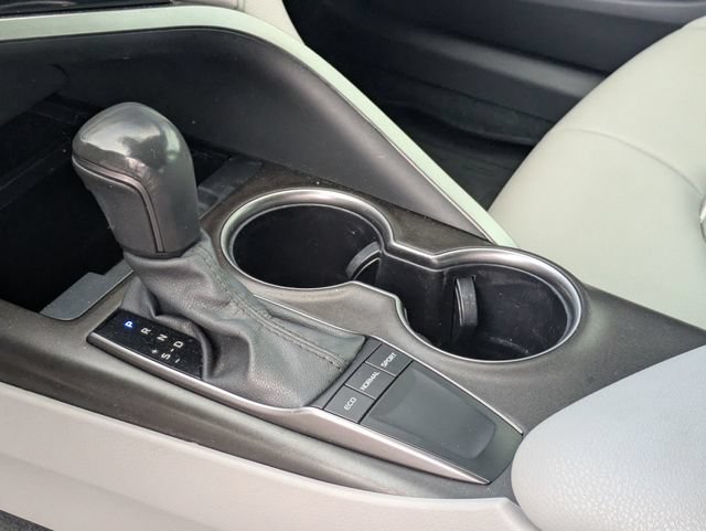 Used 2024 Toyota Camry SE w/ Convenience Package FWD image 21