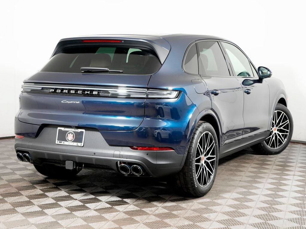 Used 2026 Porsche Cayenne AWD/4WD image 7