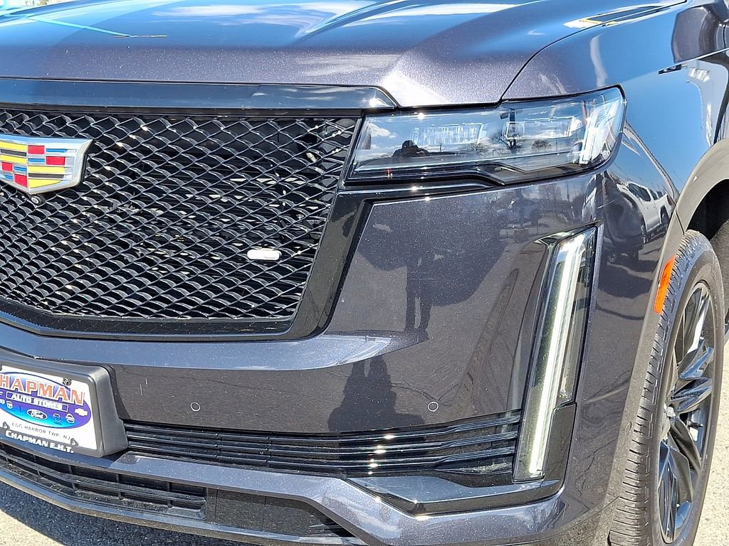 Used 2022 Cadillac Escalade ESV Sport Platinum AWD/4WD image 9
