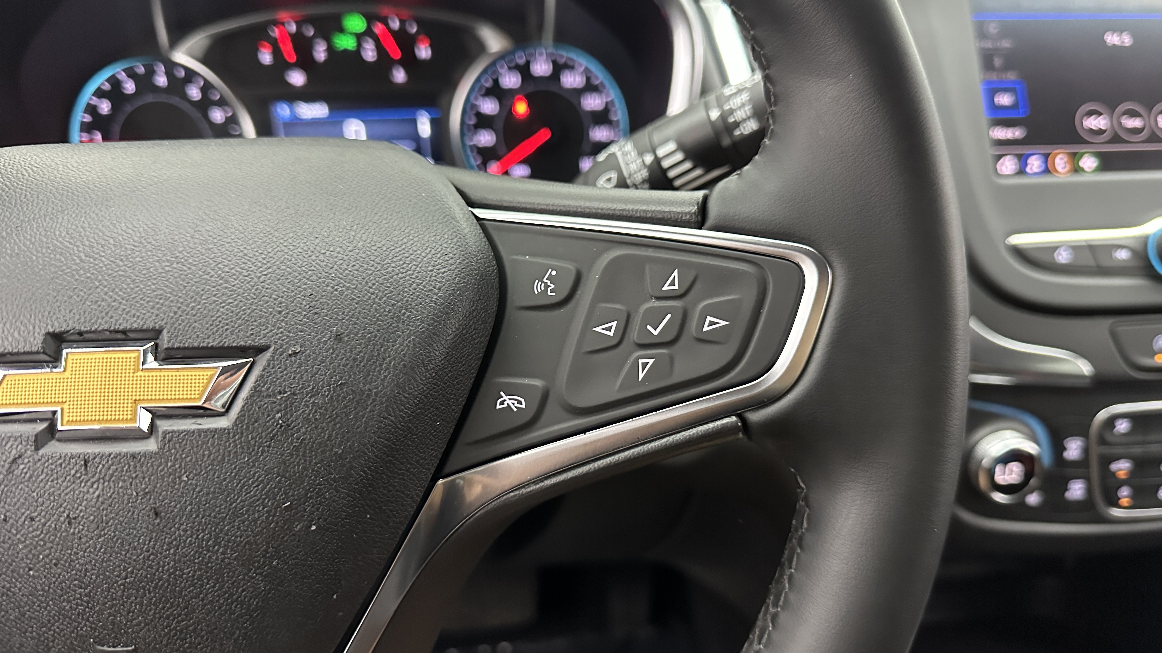 Used 2024 Chevrolet Equinox LT AWD/4WD image 19