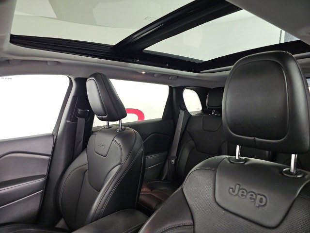 Certified 2022 Jeep Cherokee Limited w/ Mopar Interior Package image 9