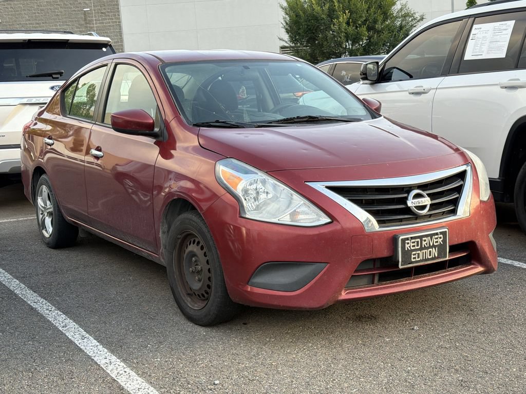 Used 2017 Nissan Versa SV FWD image 3