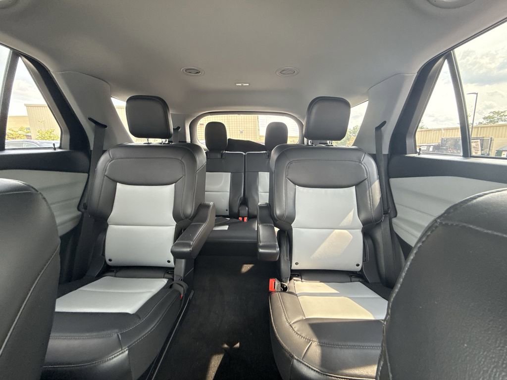 Used 2023 Ford Explorer XLT w/ Equipment Group 202A image 21