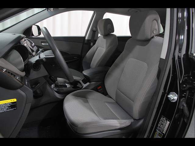 Used 2017 Hyundai Santa Fe SE AWD/4WD image 5