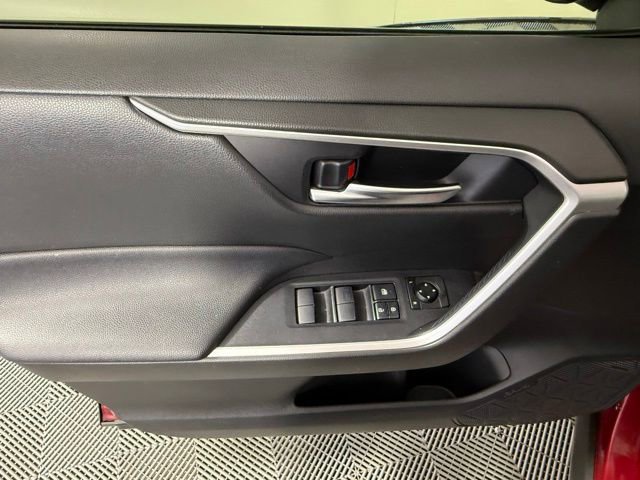 Used 2020 Toyota RAV4 XLE FWD image 14