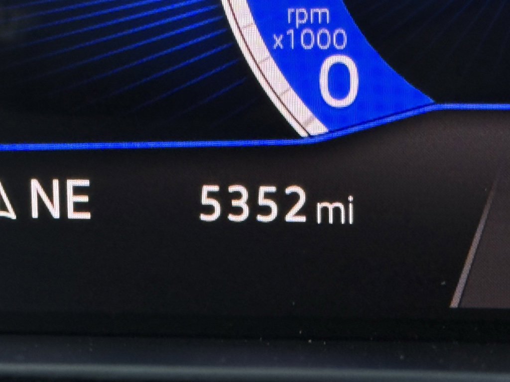 Certified 2024 Volkswagen Taos SE image 13