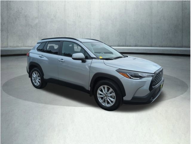 Used 2024 Toyota Corolla Cross LE image 8