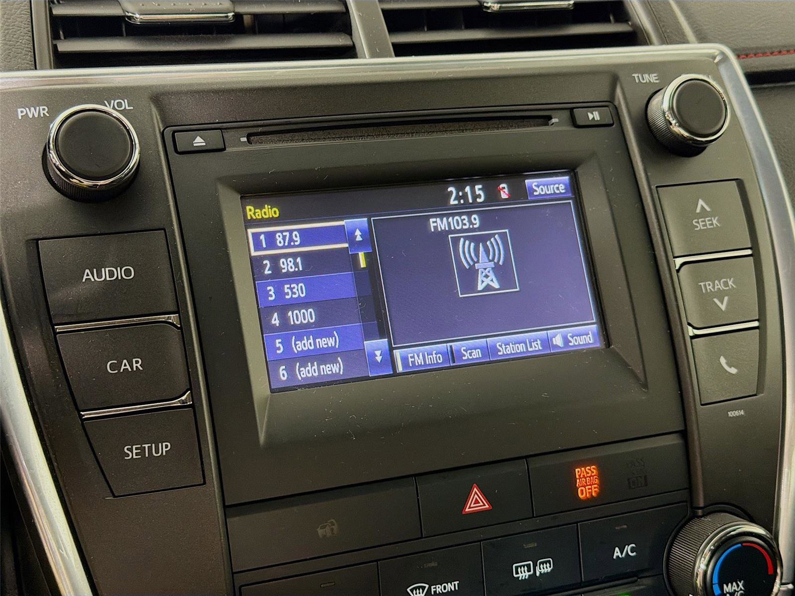 Used 2016 Toyota Camry SE FWD image 14