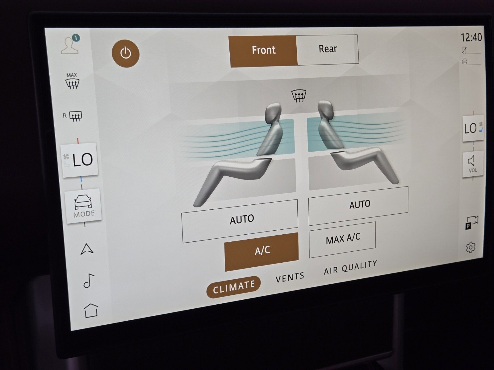 New 2025 Land Rover Range Rover SE image 28