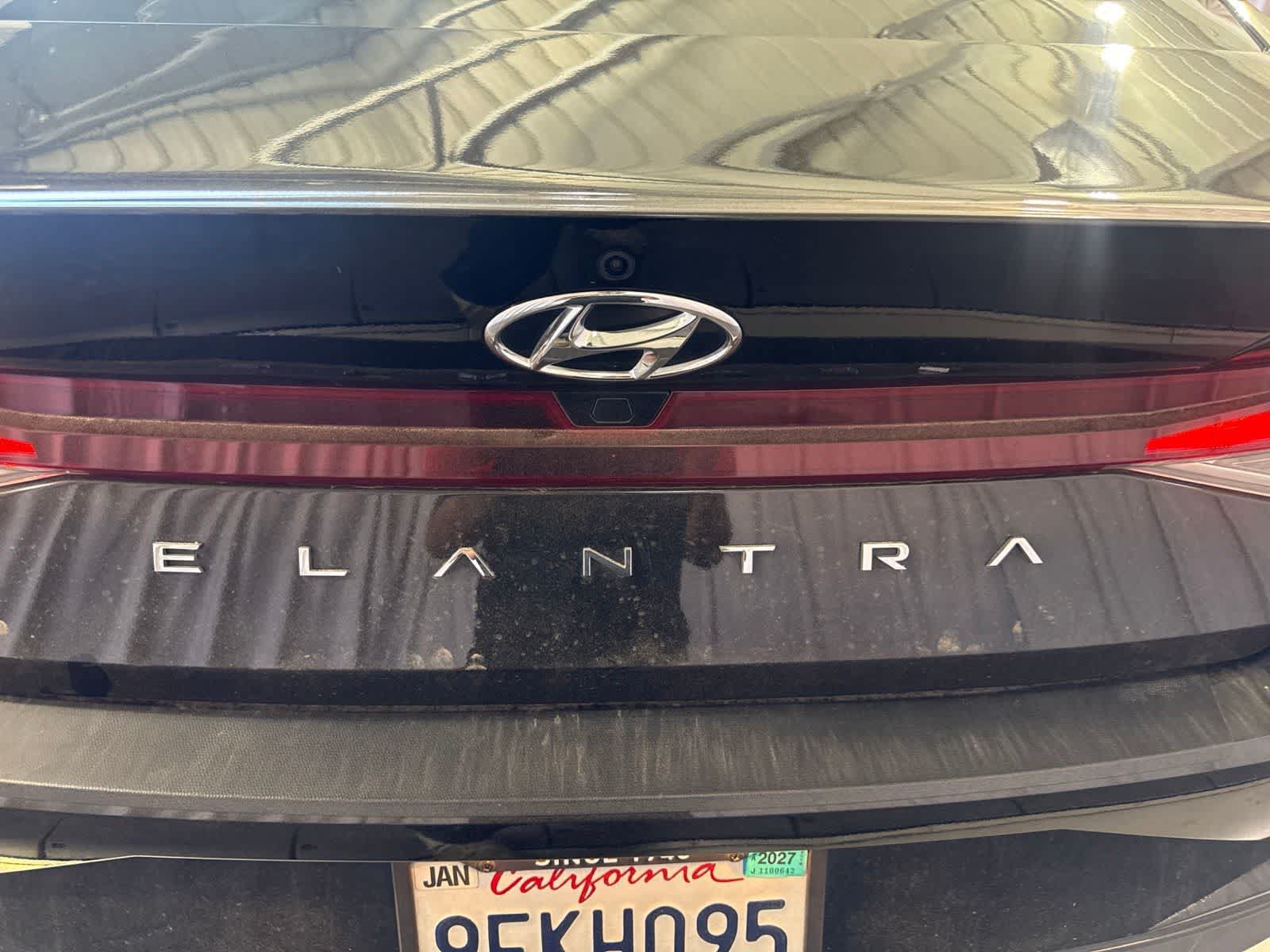 Used 2023 Hyundai Elantra SEL w/ Convenience Package FWD image 14