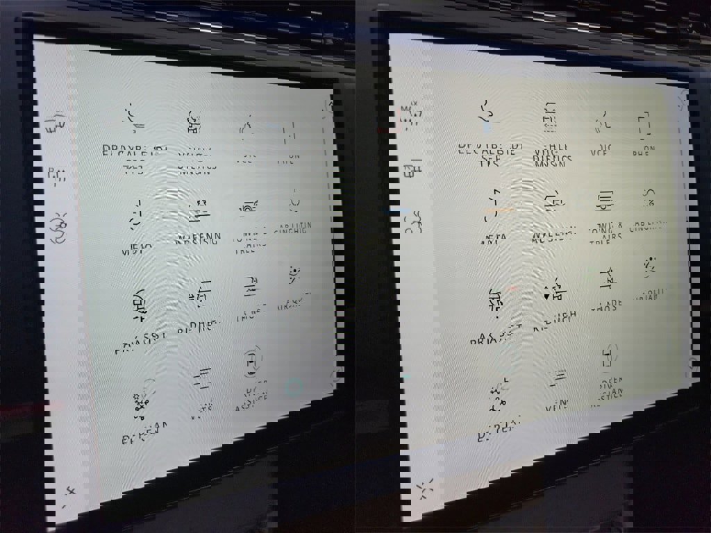 New 2024 Land Rover Range Rover SV image 33