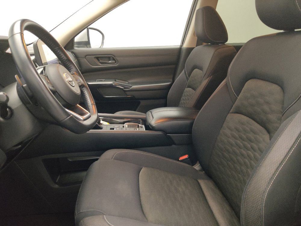 Used 2023 Nissan Pathfinder SV image 17