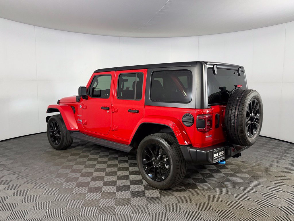 Used 2023 Jeep Wrangler Unlimited Sahara w/ Cold Weather Group AWD/4WD image 10