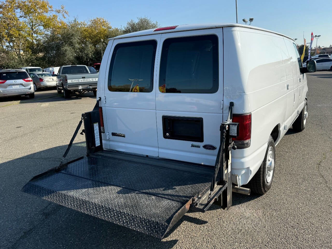 Used 2009 Ford E-150 and Econoline 150 RWD image 10