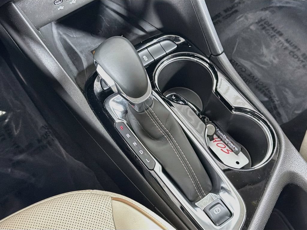 Used 2025 Buick Encore GX Avenir w/ Avenir Technology Package FWD image 17