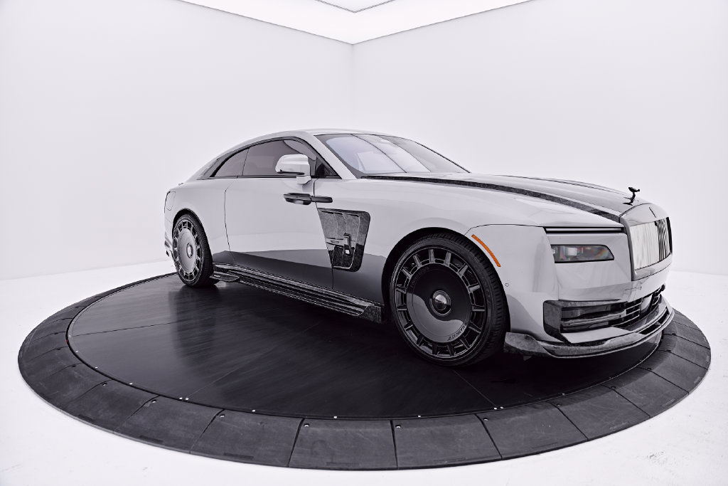 Used 2025 Rolls-Royce Spectre Black Badge AWD/4WD image 19