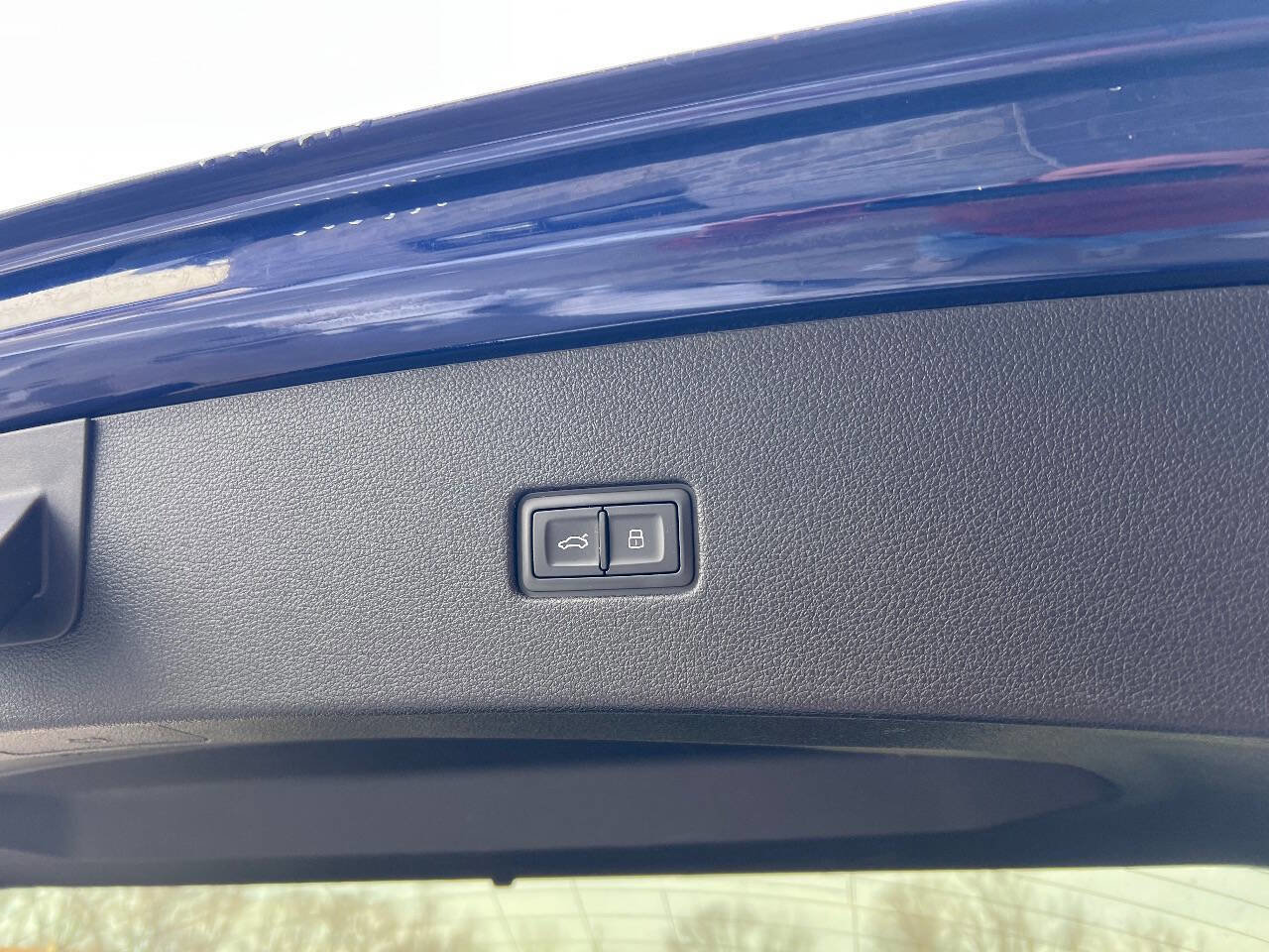 Used 2019 Audi Q8 Prestige image 27