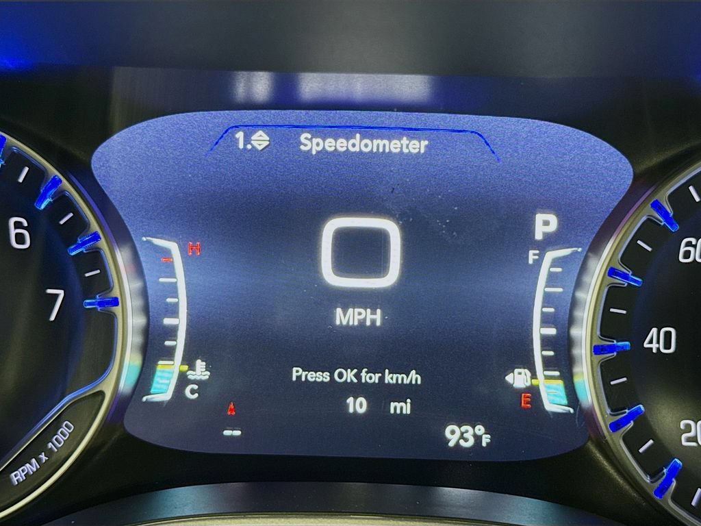Used 2025 Chrysler Pacifica Select FWD image 12