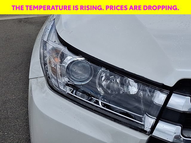 Used 2017 Toyota Highlander Limited Platinum FWD image 12