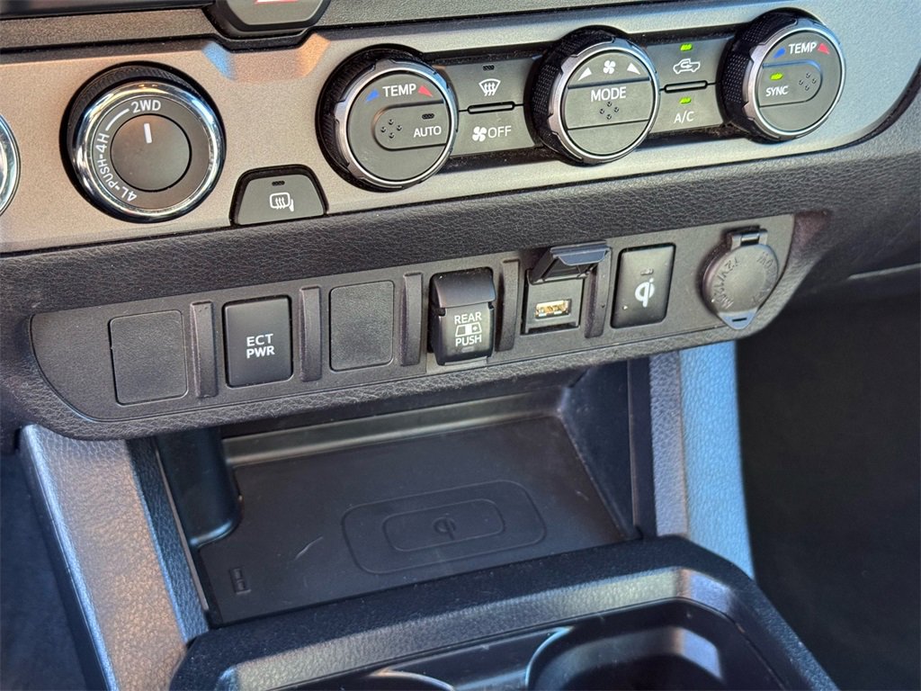 Used 2021 Toyota Tacoma TRD Off-Road image 31