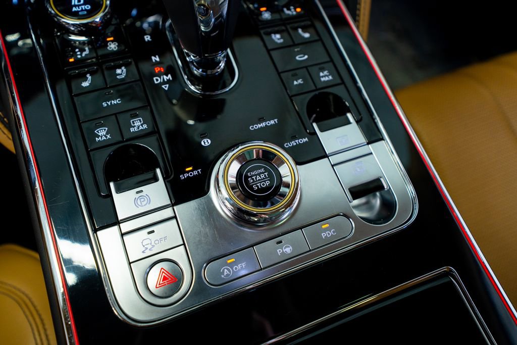 Used 2020 Bentley Flying Spur W12 image 47