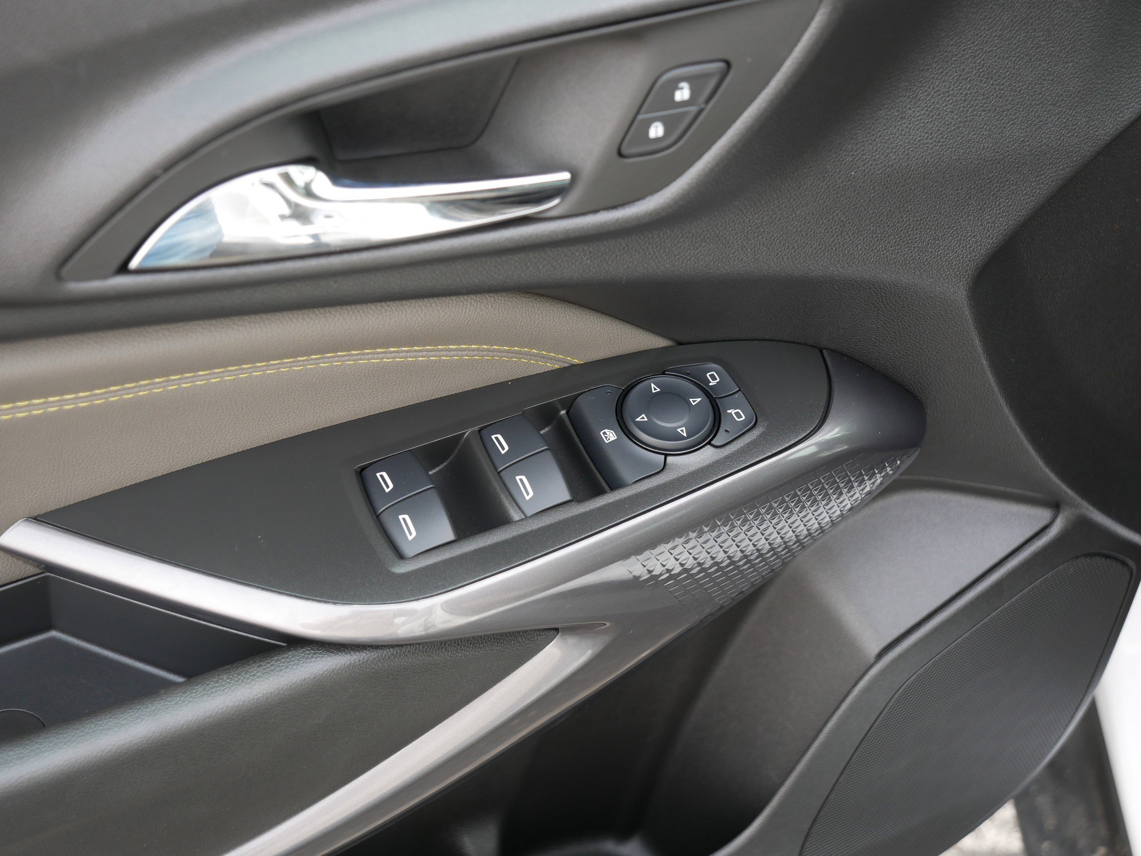 Used 2025 Chevrolet Trax ACTIV w/ Driver Confidence Package FWD image 19